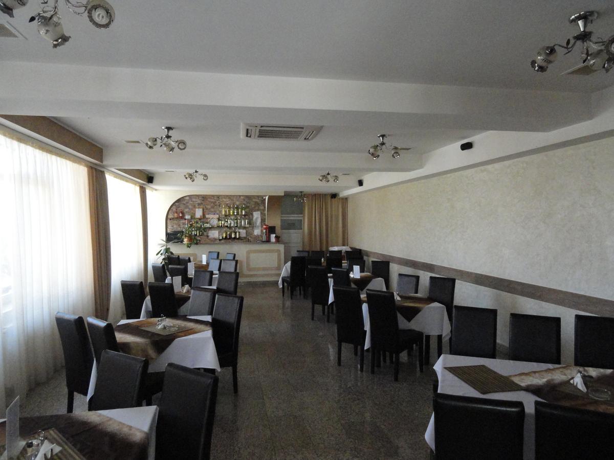 Pensiune Restaurant Avangarde Piteşti Exterior foto