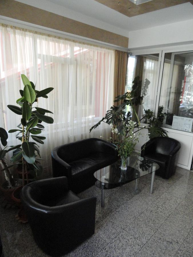 Pensiune Restaurant Avangarde Piteşti Exterior foto