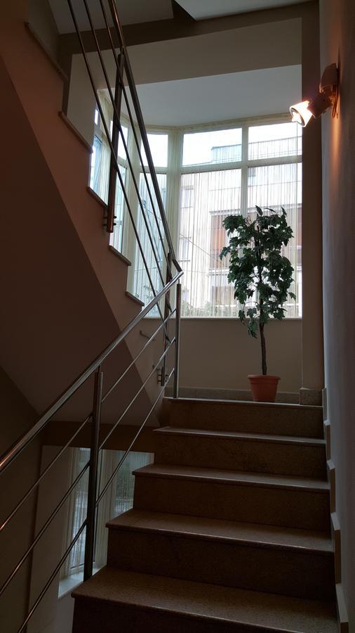 Pensiune Restaurant Avangarde Piteşti Exterior foto